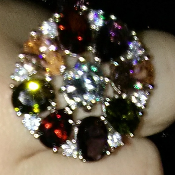 Valentine's gift silver ring with multiple gems - Picture 3 of 4